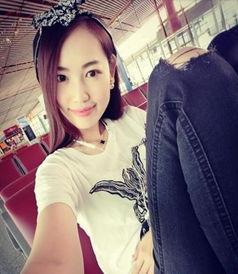 吃瓜网红宿舍自拍,吃瓜网红们的欢乐生活瞬间